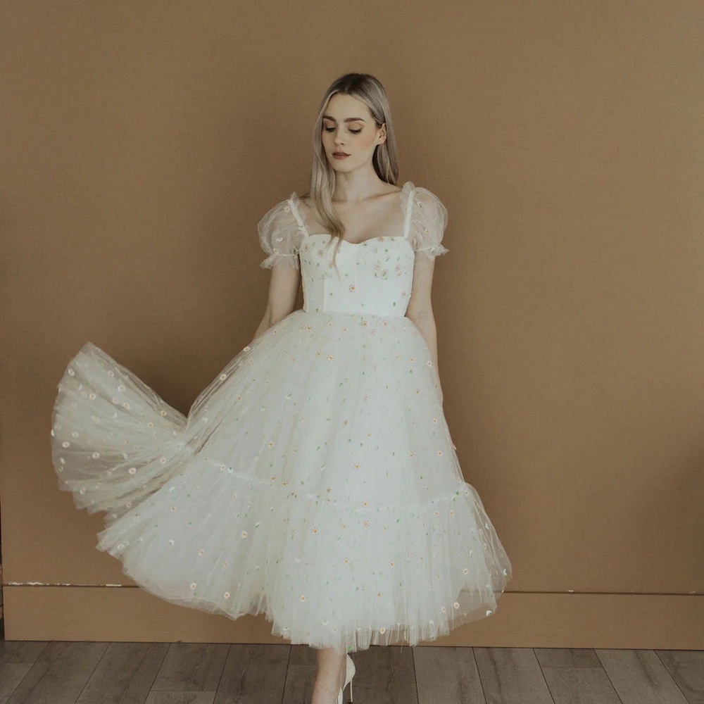 Chic White Tulle Midi Dress